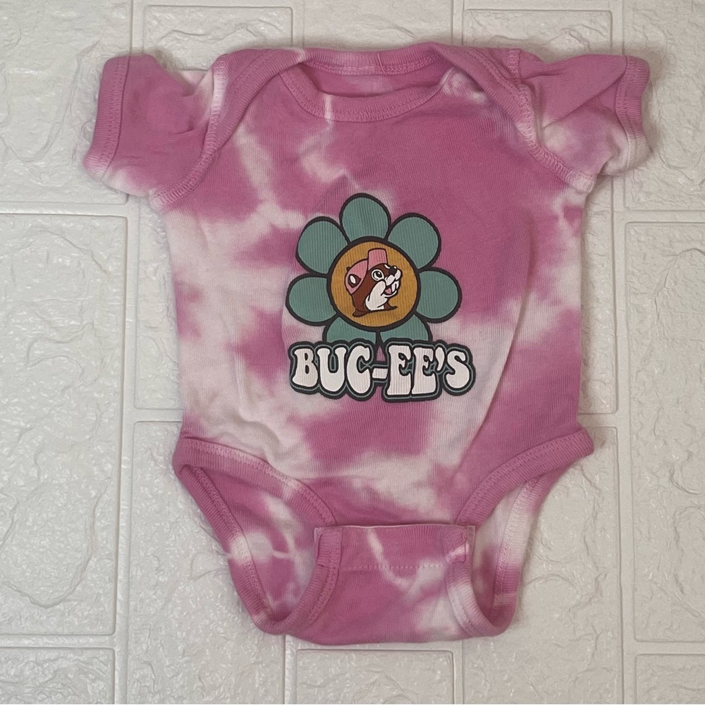 ✨10 for $15✨ Buc-ees baby size 3 months